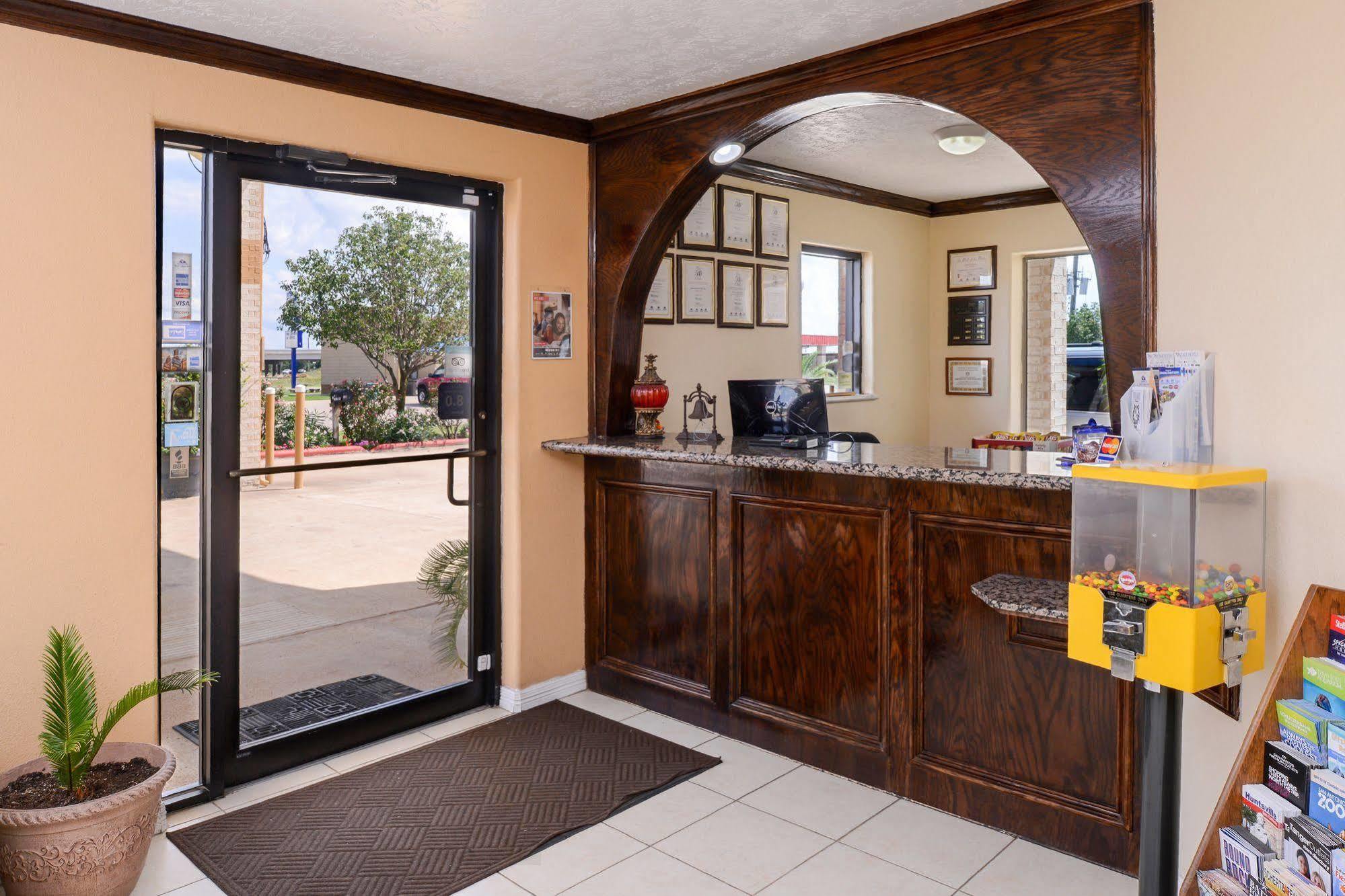 Americas Best Value Inn&Suites Waller/Prairie View Exterior foto